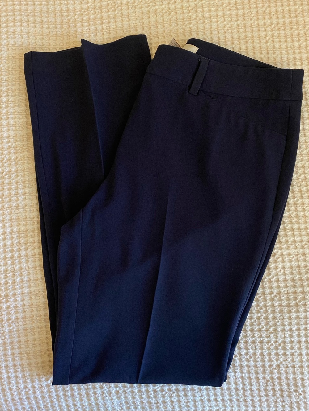 CHICO’S Pleated Slim-Leg Trousers in Dark Blue - 4 Petite